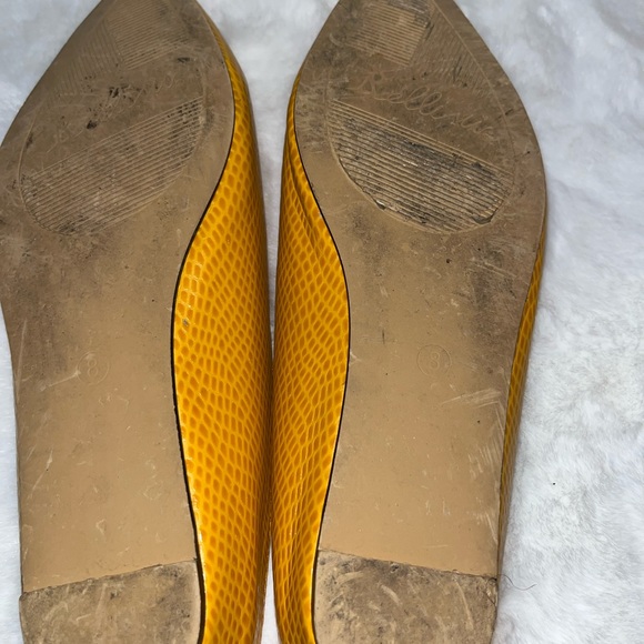 Yellow flats - Picture 3 of 3